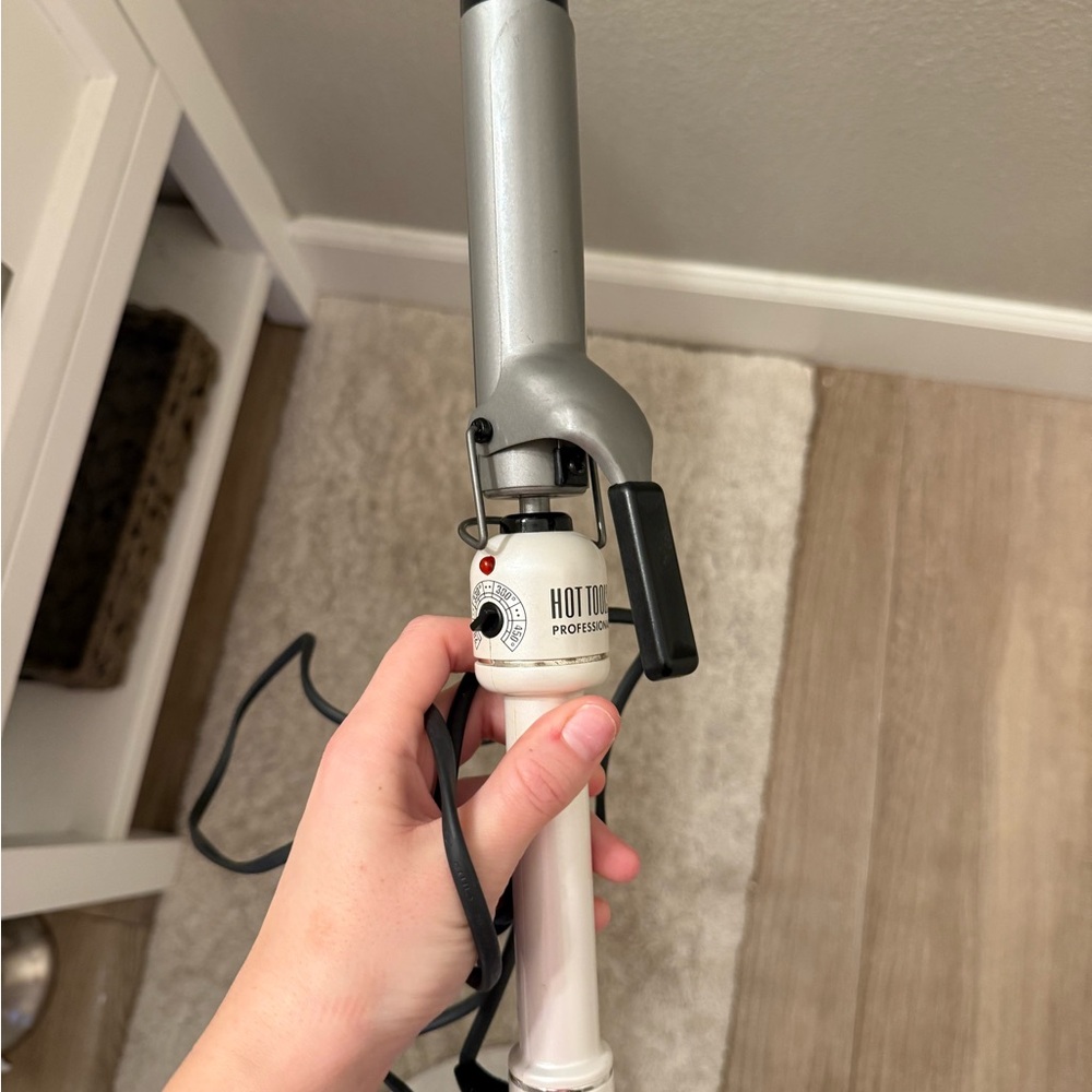 Hot Tools Professional Silver Curling Iron